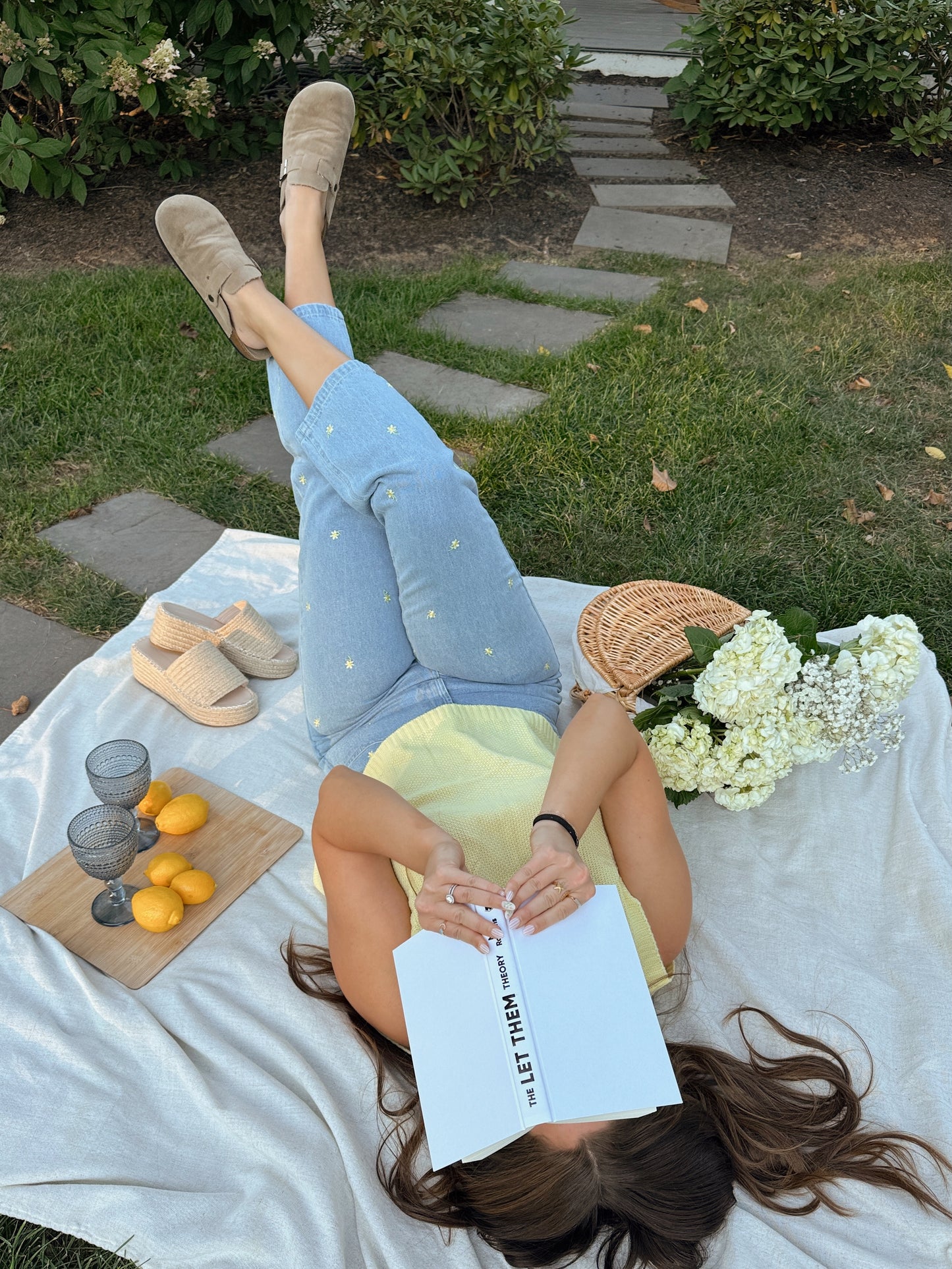 Belly Embroidered Jeans