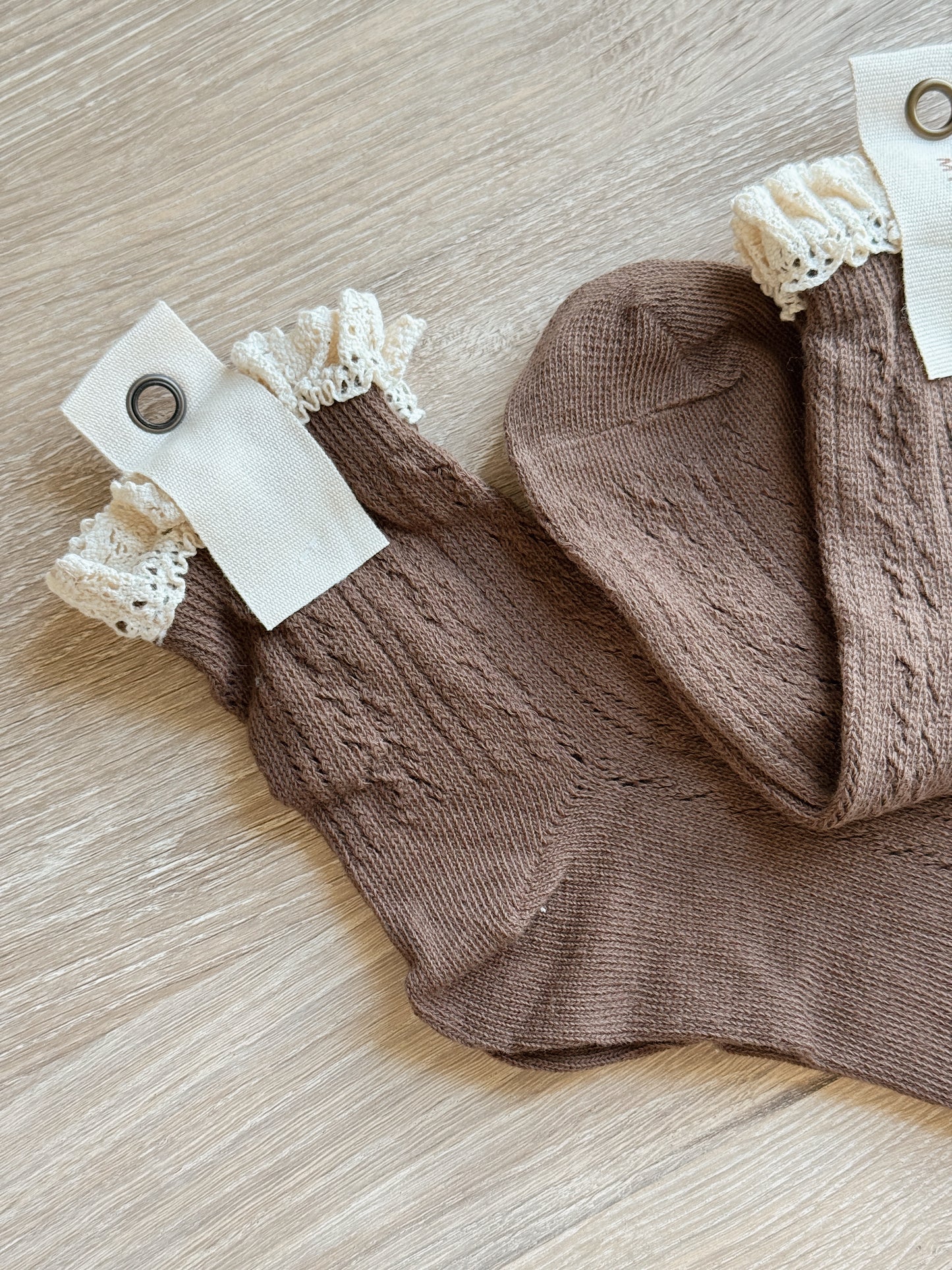 Chestnut Lace Ankle Socks