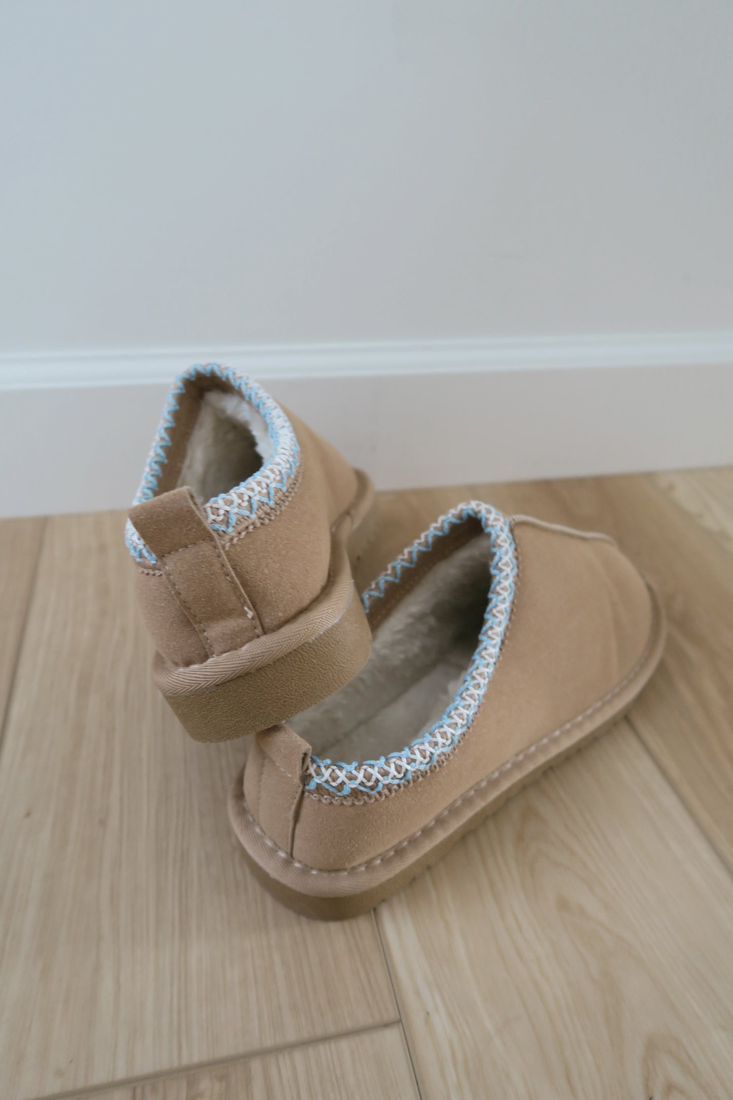 Chestnut Blues Sherpa Slipper