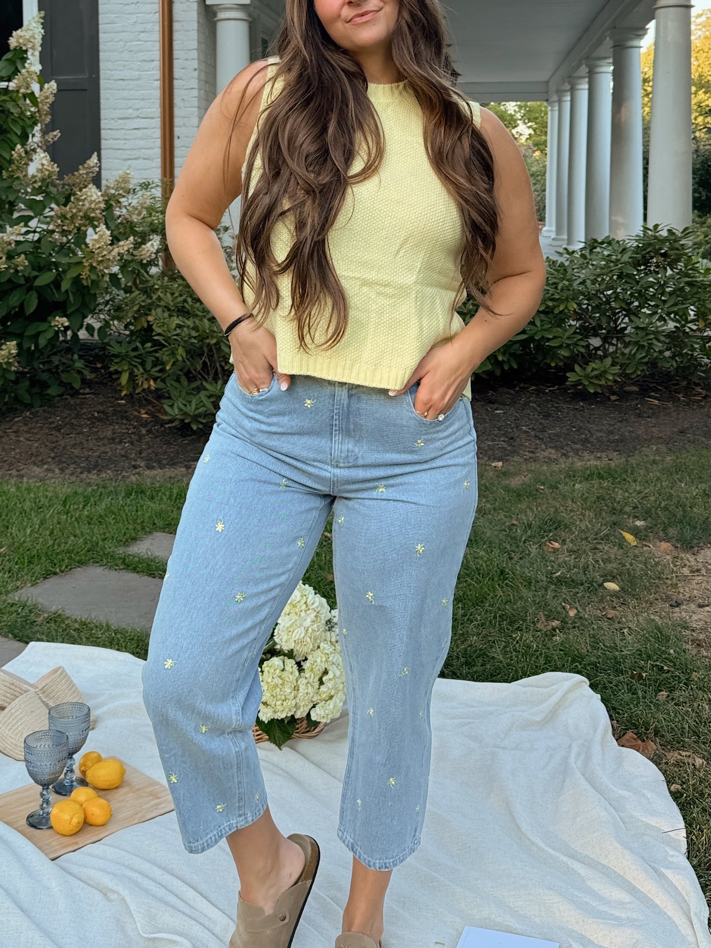 Belly Embroidered Jeans