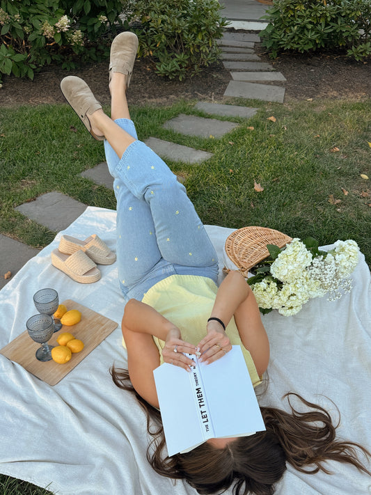 Belly Embroidered Jeans