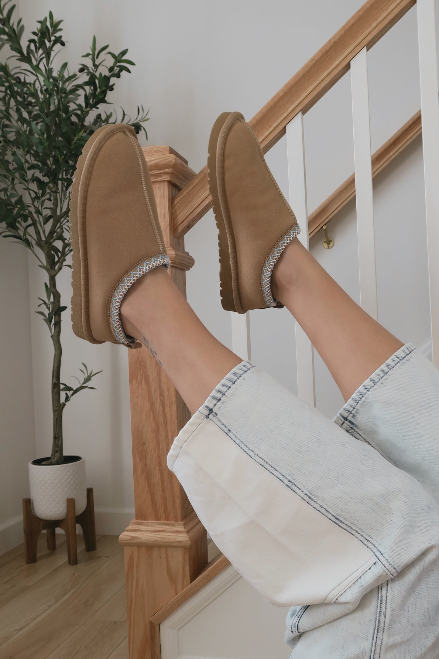 Chestnut Blues Sherpa Slipper